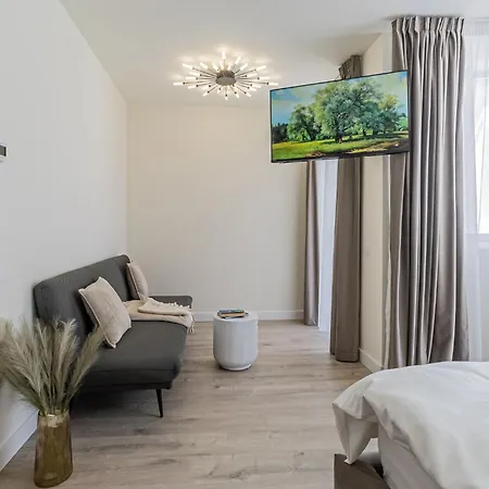Cozy Luxury Brand New Aparthotel With Studios In Brasov-3